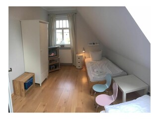 3. Schlafzimmer (Kinder)