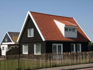 Ferienwohnung Strandvilla Roots