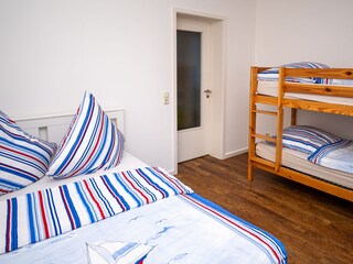 2. Schlafzimmer