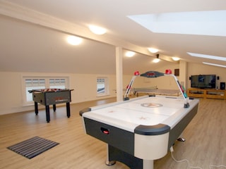 Freizeitraum 1 mit Tischtennis, Kicker, Airhockey, Wii, Jakkolo