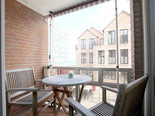 Ostbalkon mit eingeschränktem Meerblick