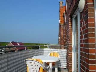 Balkon mit Deichblick