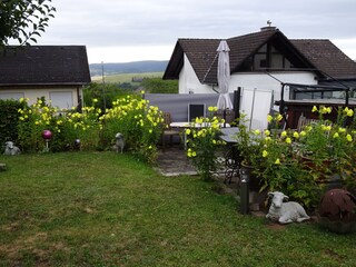 Sitzecke mit Nachtkerzen