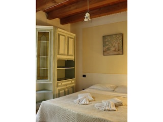 Farmhouse Volta Mantovana Bedroom 17