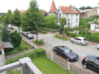 Blick vom Balkon in die Nachbarschaft