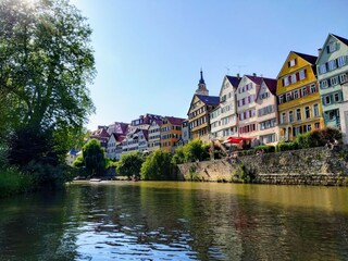 Neckarfront vom Stocherkahn