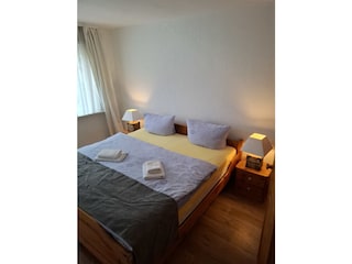 Das Elternschlafzimmer im Erdgeschoss