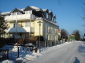 Straßenansicht im Winter