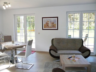 Zugang zur Terrasse und dem Garten