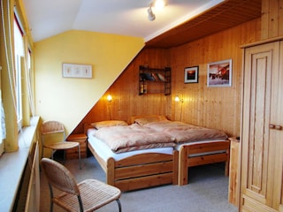 Das erste Schlafzimmer