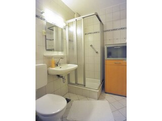 Badezimmer mit einer Dusche