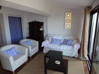 Front reading corner with sea view