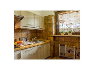 Ap. Nr. 5 - Helle Kochnische mit Fenster kom ausgestatt