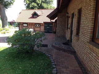 Eingangsbereich mit Carport