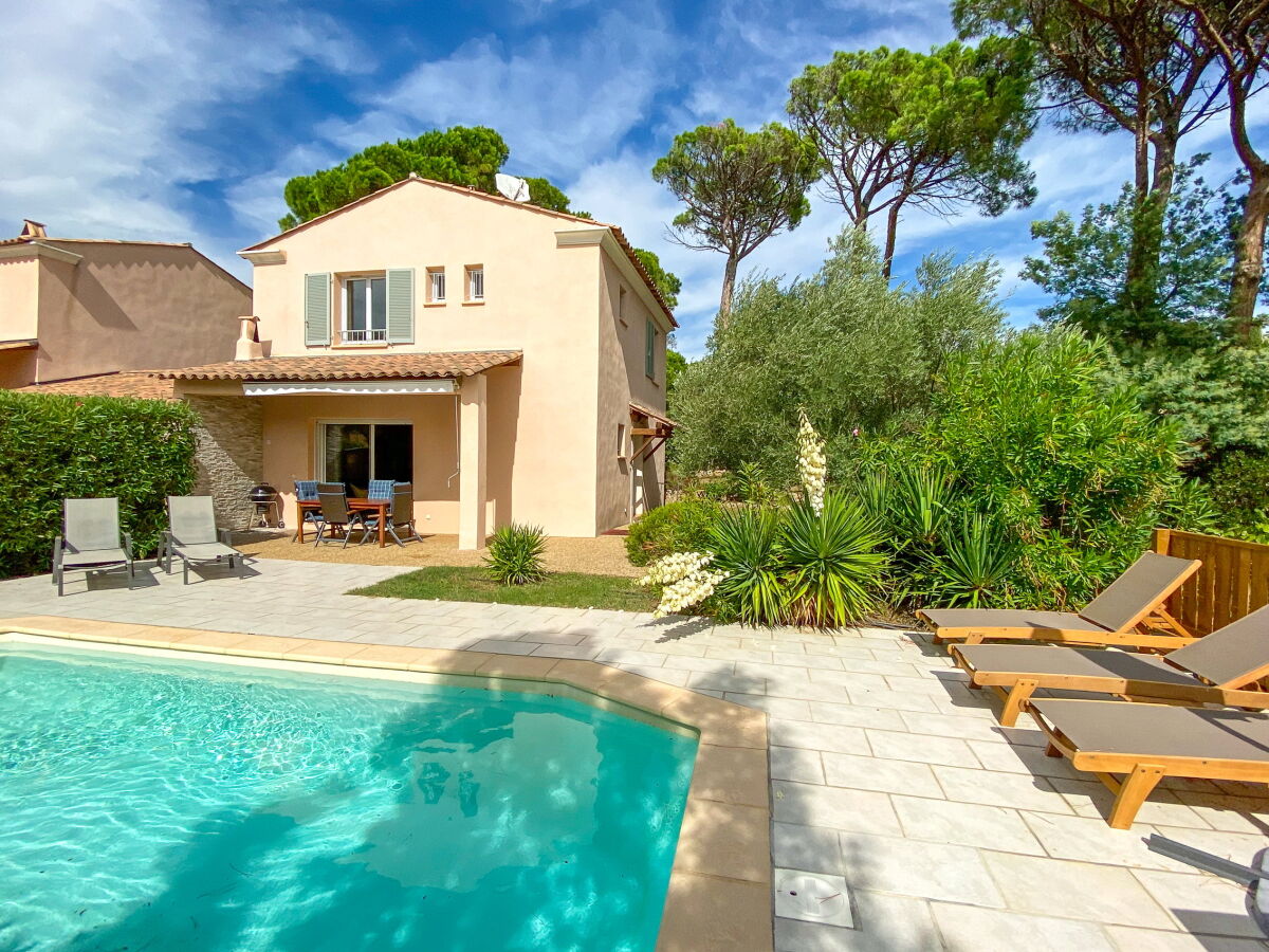 Holidayhome with pool in Les Issambres