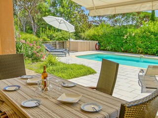 Covered terrace at the holidayhome in Les Issambres