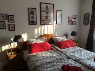 Schlafzimmer 1 mit TV