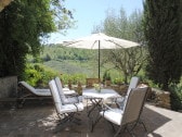 Die Terrasse mit Blick in die Natur