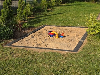 Sandkiste im Garten