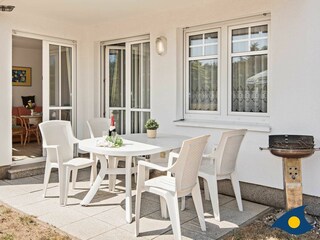 Terrasse mit Sitzgelegenheit