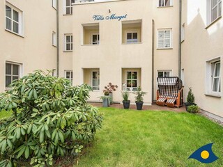 Terrasse mit Strandkorb