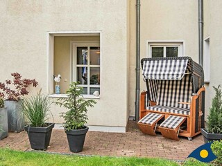 Terrasse mit Strandkorb