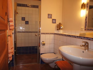 Dusche bodengleich mit Glastür
