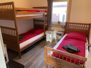 Schlafzimmer 2