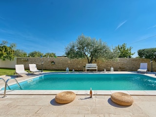 10 x 4m private pool