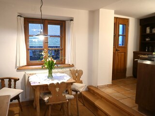 Marmelade, Blumen und Kräuter aus dem Garten