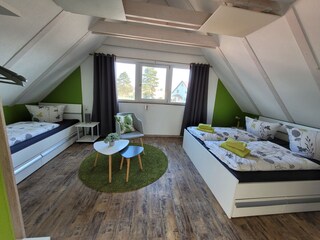Schlafzimmer Nr.1, OG 1 Doppelbett, 1 Einzelbett