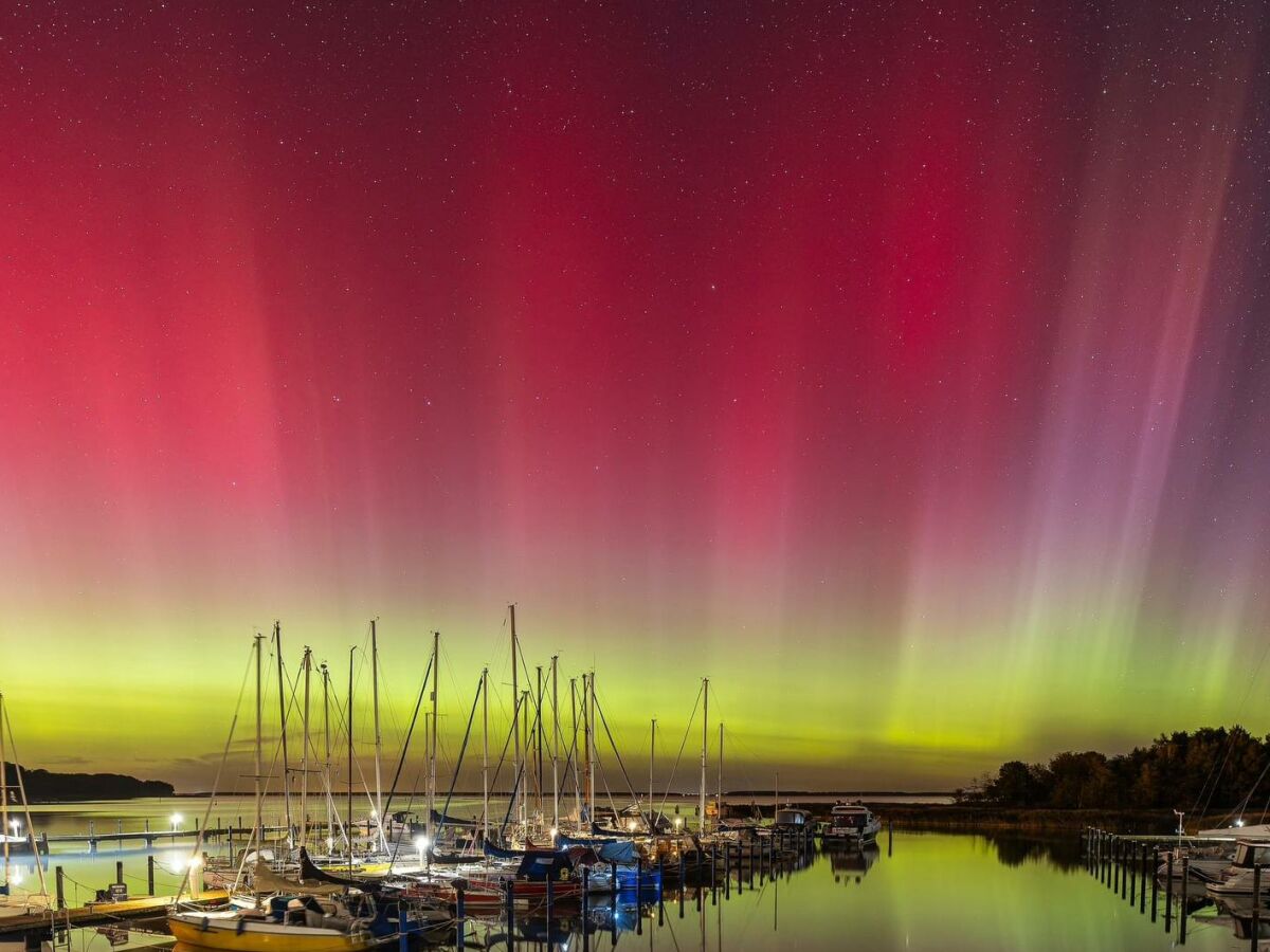 Polarleuchten am Hafen