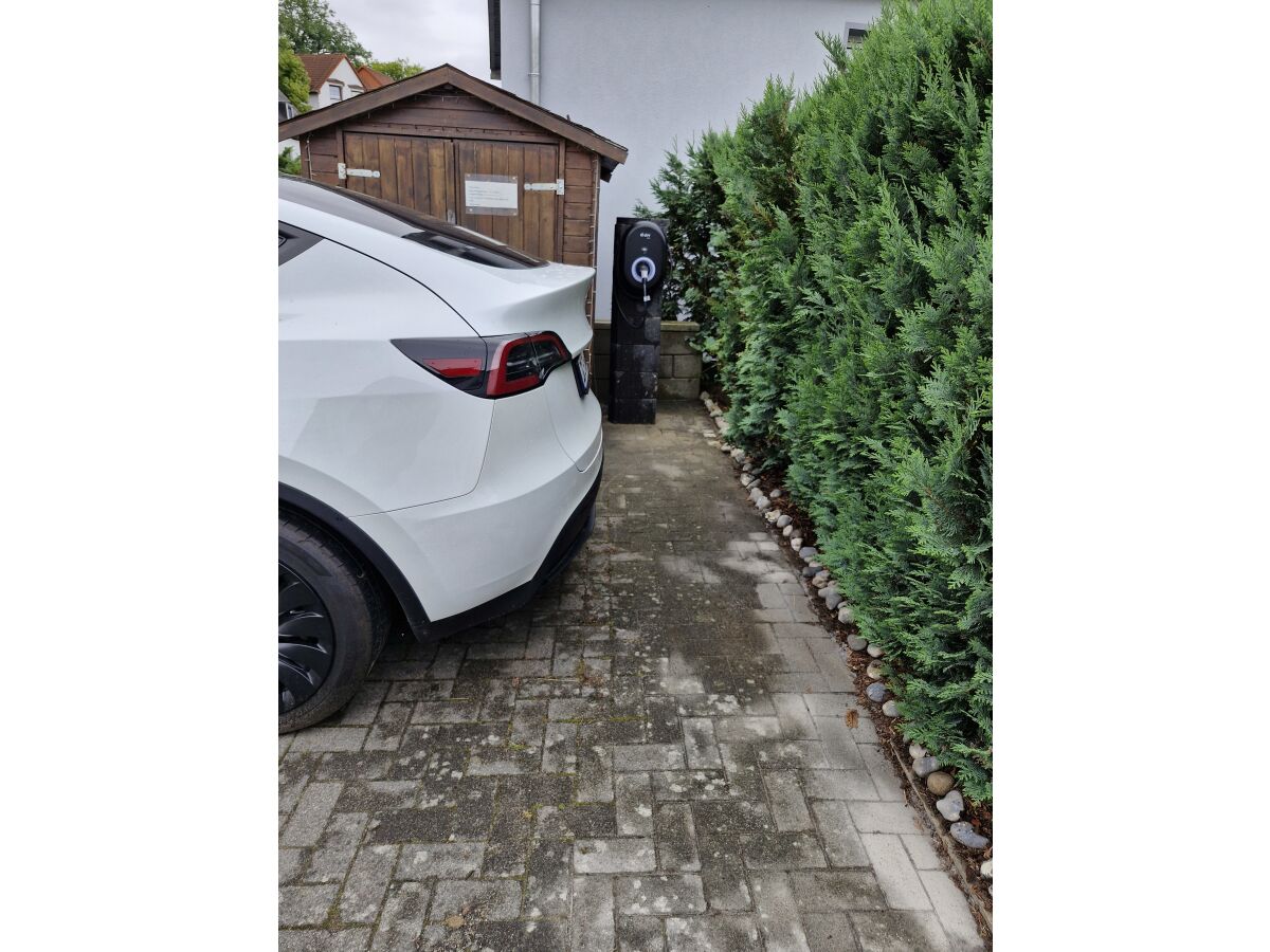 Parkplatz mit E-Ladestation