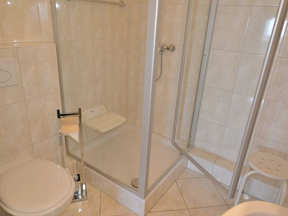 Sitz In Dusche. U Qm Im Gefliesten Hat Sich Unser Kunde In Der Hamm ... Sitz In Dusche. U Qm Im Gefliesten Hat Sich Unser Kunde In Der Hamm ...