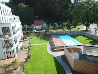 Garten mit Pool