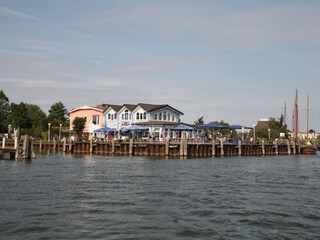Hafen mit Gastro