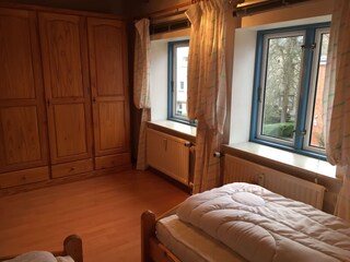 Schlafzimmer mit 2 Einzelbetten