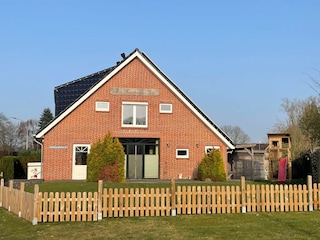 Der Garten ist eingezäunt