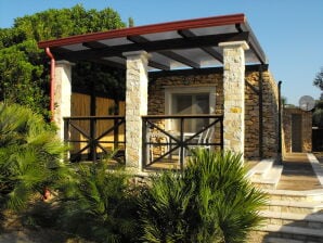 Maison de vacances Charmante Petite Villa Trullissimo Marchese - Saint-Pierre à Bevagna - image1