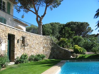 Garden view - Poolhouse with bathroom