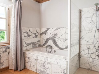 Badezimmer(Carrara-marmor )