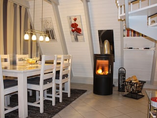 Essbereich mit Kamin