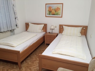 2. Schlafzimmer