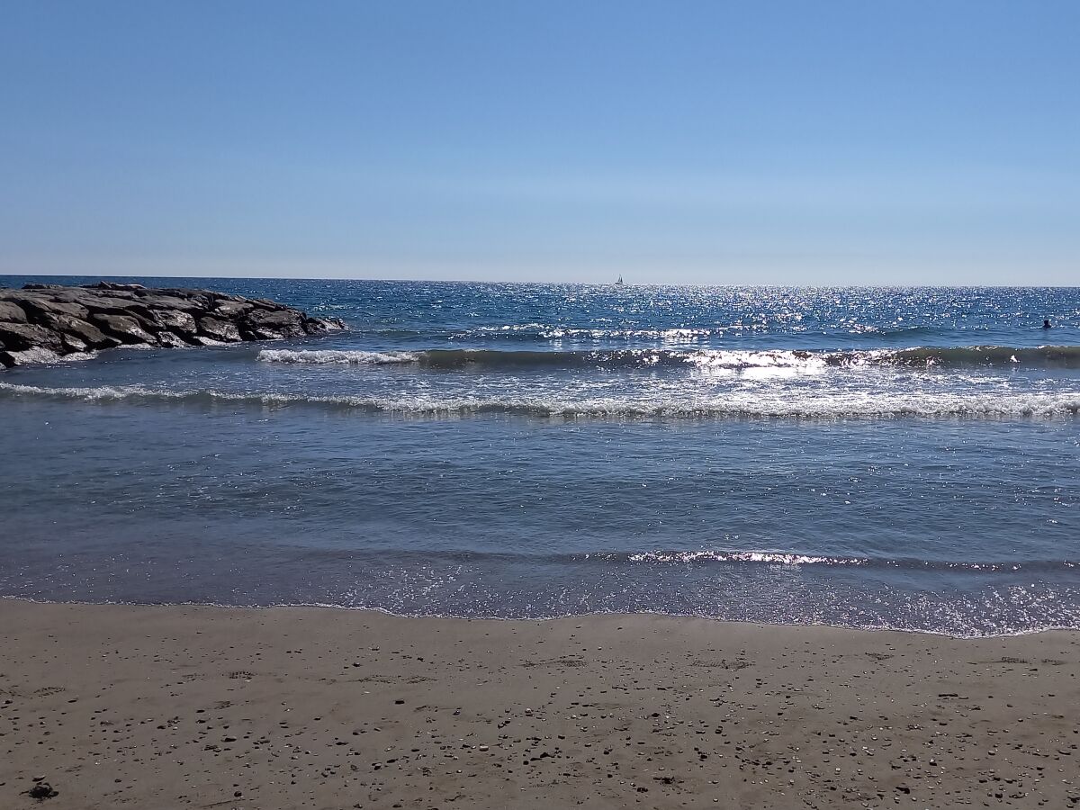 Der öffentliche Strand in Andora