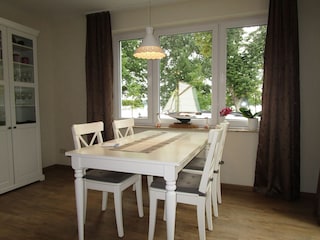 Esstisch mit Müritzblick