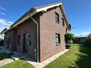 Seitlicher Durchgang in den Garten