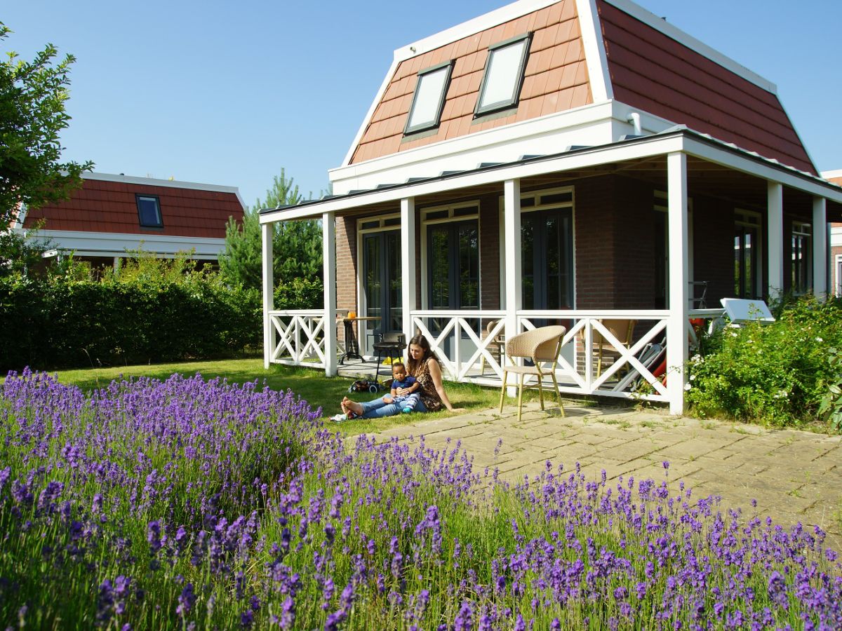 Außenansicht mit Veranda