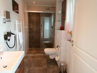 Badezimmer im Erdgeschoss