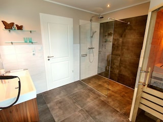 Badezimmer im Obergeschoss