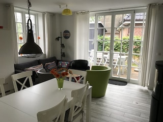 Wohn- und Essbereich mit Terrasse